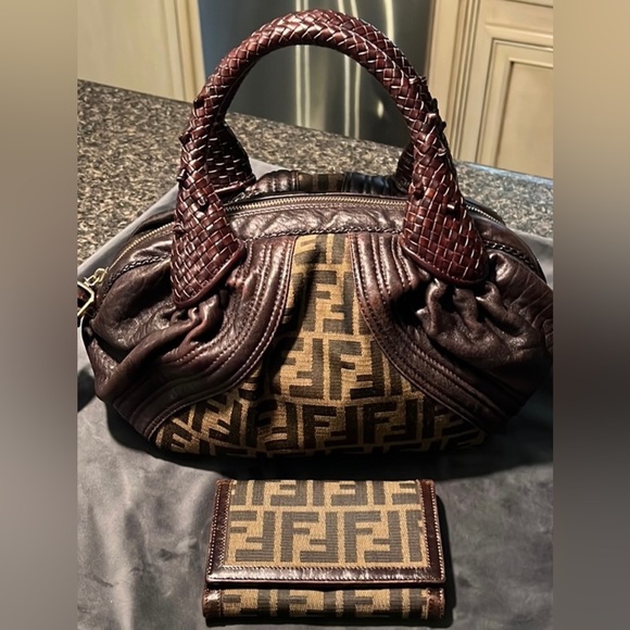 Fendi Handbags - FLASH SALE🔥🔥ICONIC FENDI SPY BAG(W/COA)💗& FENDI WALLET💗💗💗